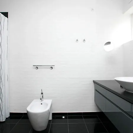 Apartment Iv *